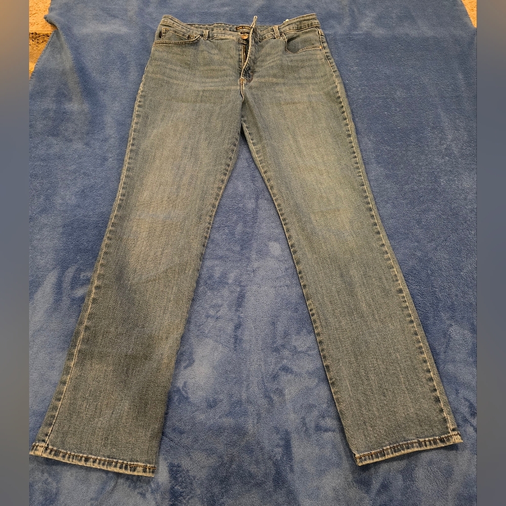 Lee Women's Instantly Slims Relaxed Fit Straight Leg 16L (See Measurements)